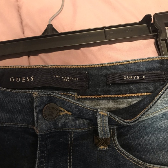 Size 23 Guess Low Rise Curve X Skinny Jeans - Picture 5 of 6